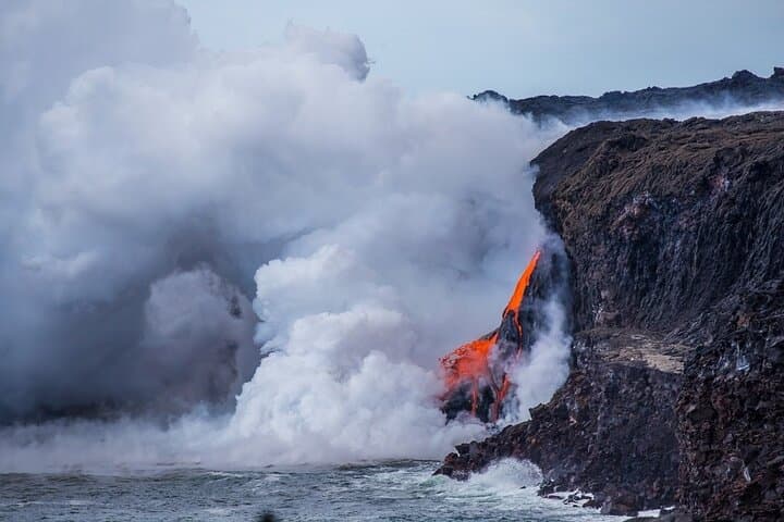 Private Hawaii Volcanoes Waterfalls Beaches Hilo Highlights Tour photo 5