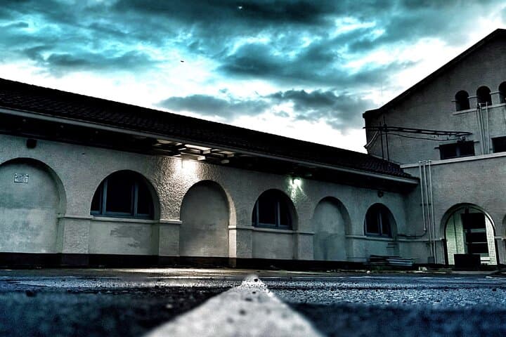 Haunted Jails, Rails and Grave Tales: Night Ghost Walk Through Phoenix’s Warehouse District photo 5