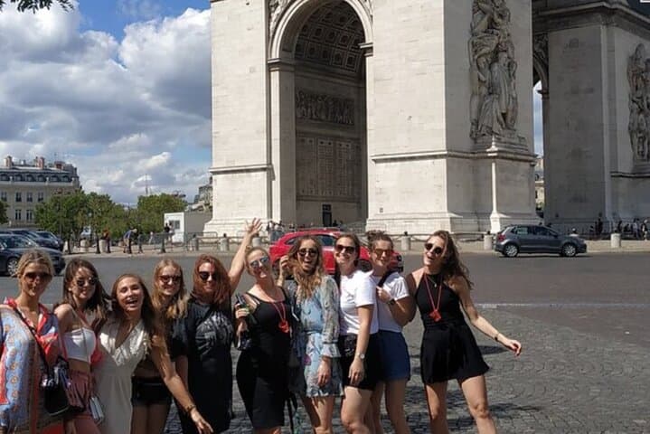 Triumph Tour: 360° Arc de Triomphe & Champs-Élysées Big Bike Circuit photo 3