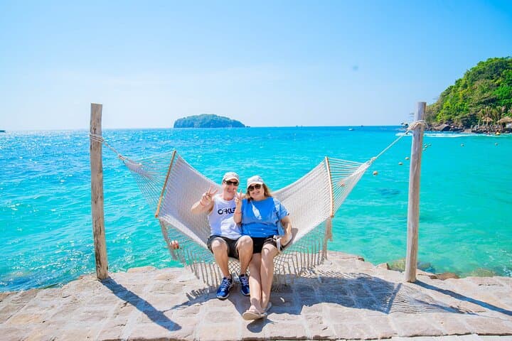 Phu Quoc Snorkeling & Island-Hopping Speedboat Tour with Lunch