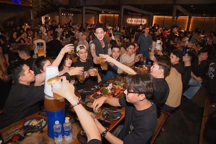 Midnight Bites and Beats: Saigon Street Food & Nightlife Tour with Local Students photo 3