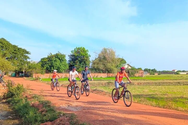 Morning Countryside Bike Tour Siem Reap — Villages, Markets & Rice Fields