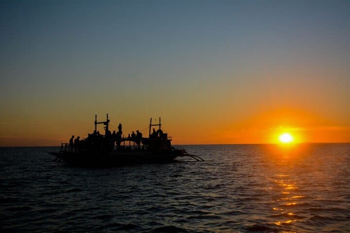 Boracay Island Sunset Cruise: Snorkel, Paddle and Live-Deck Sunset Experience photo 6