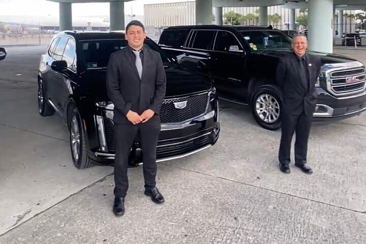 Miami private hotel to airport black car transfer