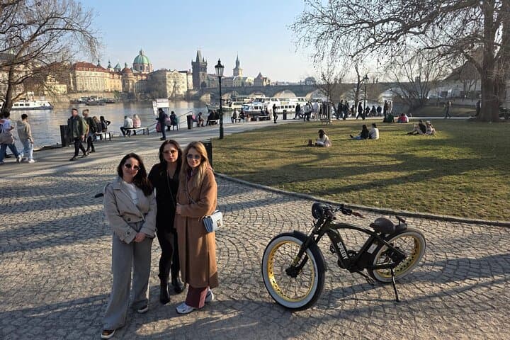 E‑bike Prague: Viewpoints & Historic Sights in 2.5 Hours