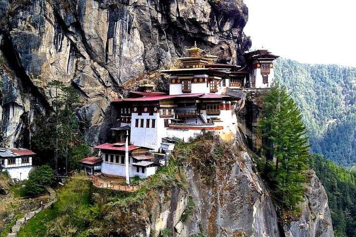 Bhutan 7-Day Cultural & Scenic Private Tour: Paro, Thimphu & Tiger's Nest