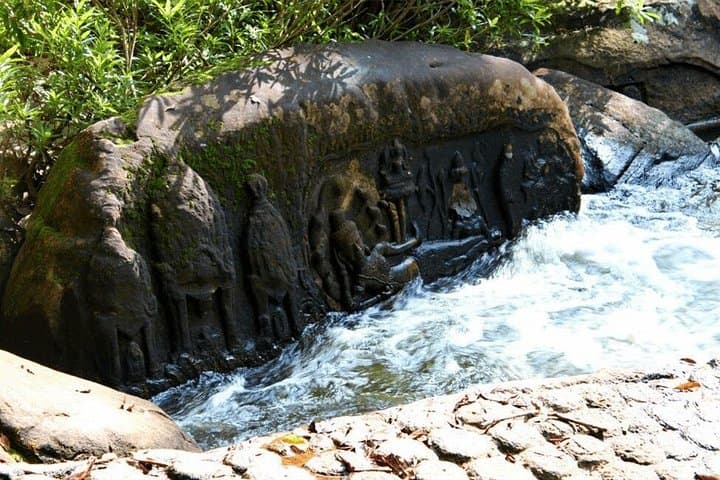 Ancient Quarry to Kbal Spean: Private Siem Reap Jungle Temple Tour