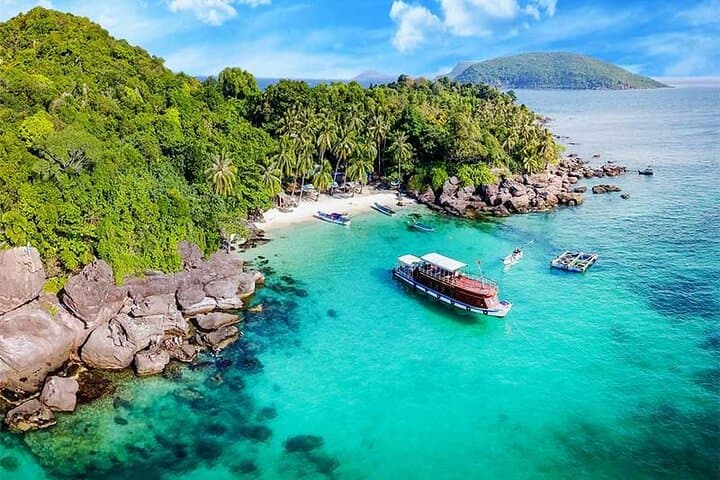 Phu Quoc Full-Day Luxury Cruise: Seabed Walk, Snorkel & Sunset Dinner photo 2