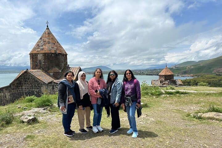 Hike Parz Lake to Goshavank: Dilijan National Park & Sevanavank Day Trip photo 2