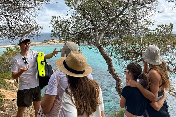 Hidden Coves & Cliff Jumps: Bendinat Coastal Walk and Snorkel photo 4