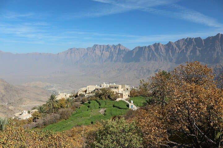 Wekan Village & Nakhal Fort: Full-Day 4x4 Hike and Hot Spring from Muscat
