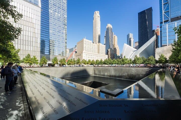Wall Street & Financial District Guided Walking Tour — Lower Manhattan History and Highlights photo 6