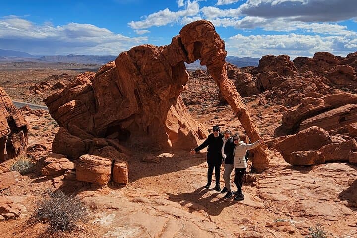 Private Valley of Fire Off-Trail Adventure (Half Day) — Guided Climbing, Petroglyphs & Hidden Routes