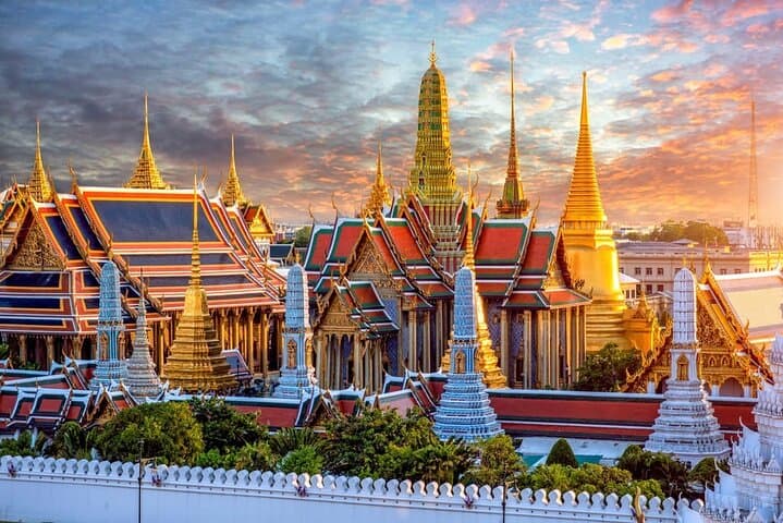 Private Bangkok Car Charter — Grand Palace, Wat Pho & Custom VIP Tours photo 2
