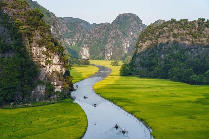 14-Day Classic Highlights of Vietnam and Thailand: Hanoi to Phuket Adventure photo 4