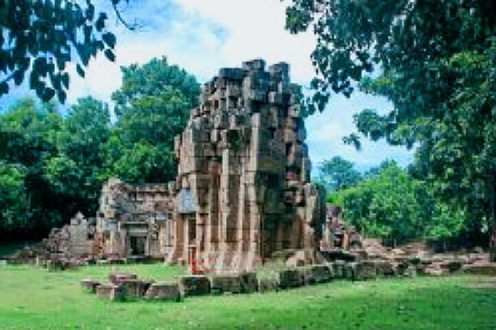 Battambang Grand Day Tour: Ek Phnom, Bamboo Train & Phnom Sampov photo 5