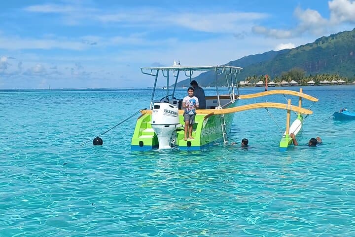 Moorea Lagoon Canoe Tour: Half-Day Guided Canoe, Snorkel & Motu Lunch photo 3