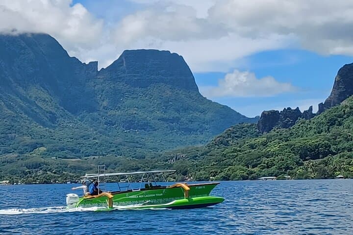 Moorea Lagoon Canoe Tour: Half-Day Guided Canoe, Snorkel & Motu Lunch photo 5