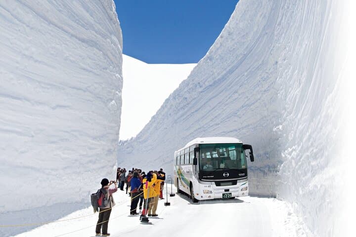 Tateyama Kurobe Alpine Route Snow Wall Day Trip from Nagoya
