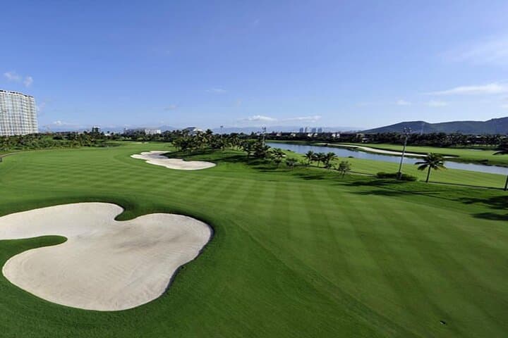 Tee Off at Sanya Yalong Bay Golf Club: 18-Hole Tee Time Guide photo 3