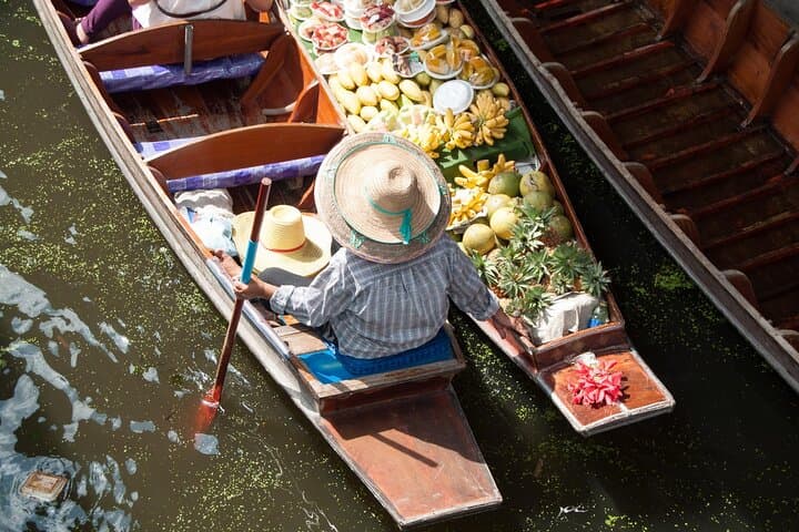 Bangkok Day Tour: Floating Market, Dragon Temple, Bubble Cafe & Chinatown photo 6
