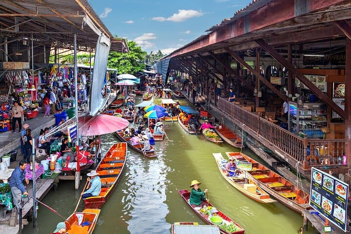 Bangkok Day Tour: Floating Market, Dragon Temple, Bubble Cafe & Chinatown photo 2