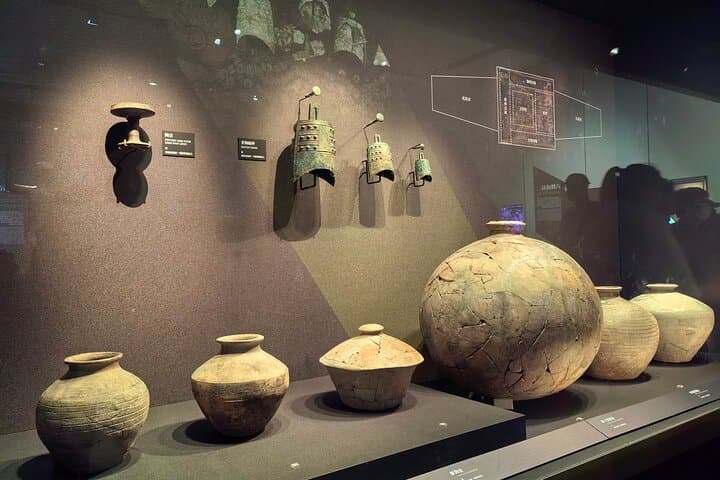 Xi'an Private Terracotta Army & Huaqing Pool Day Tour photo 5