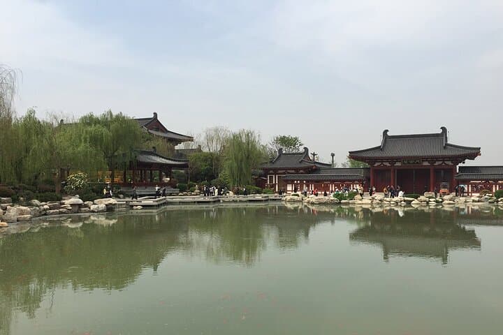 Xi'an Private Terracotta Army & Huaqing Pool Day Tour photo 6