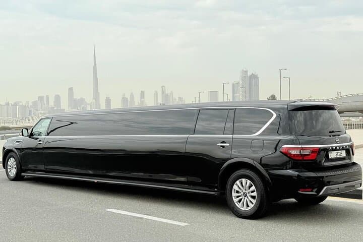 Dubai One-Hour Luxury Limousine Ride: Private Chauffeured City Tour photo 2