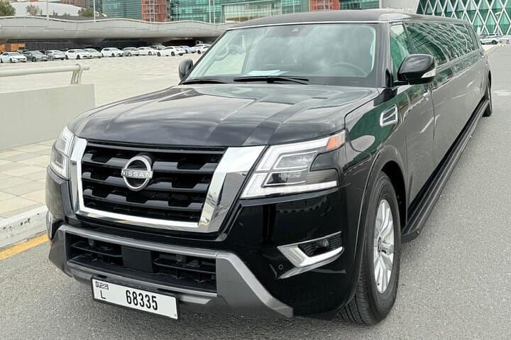 Dubai One-Hour Luxury Limousine Ride: Private Chauffeured City Tour photo 3