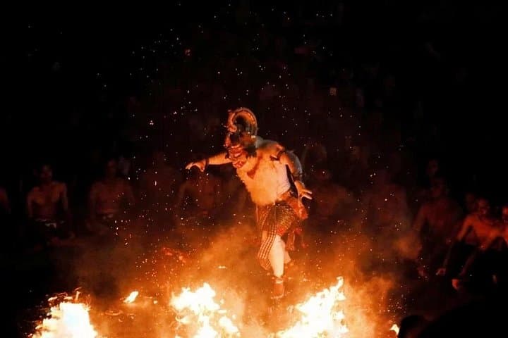 South Bali Day Tour: GWK, Melasti Beach & Uluwatu Kecak Sunset photo 3