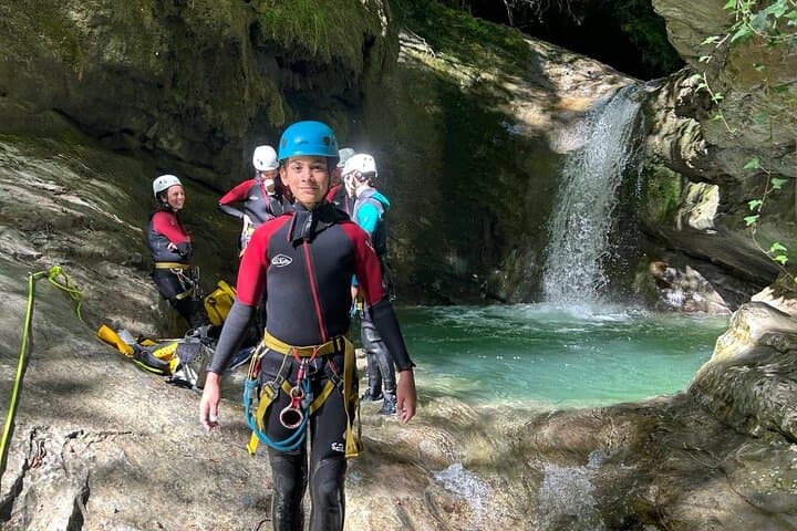 Canyoning Les Écouges (Vercors): Full-Day Descent of Waterfalls, Jumps & Rappels