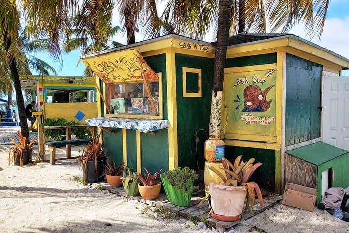 One-Hour Island Stroll Through Historic Nassau: Rum, Murals & Local Flavors photo 2