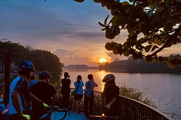 Singapore Sunrise Ride: Punggol Promenade to Coney Island Cycling Tour
