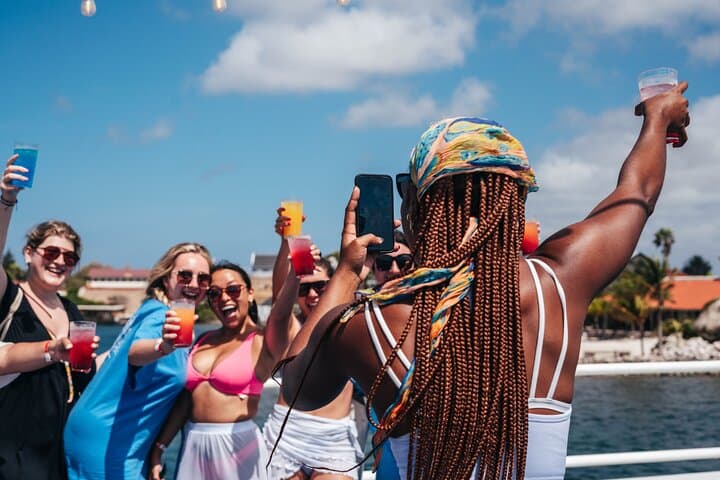 Sunken Tugboat & Reefs: Curaçao Snorkel Cruise with BBQ and Open Bar photo 4