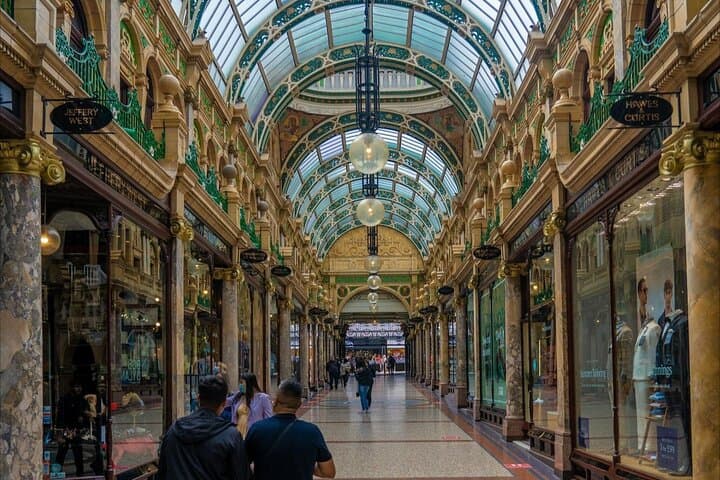 Leeds in 60 Minutes: Private Walking Tour with a Local Guide photo 5