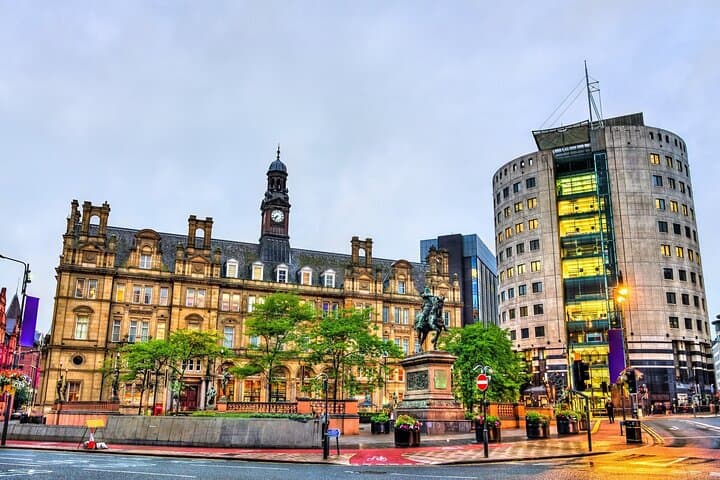 Leeds in 60 Minutes: Private Walking Tour with a Local Guide photo 4