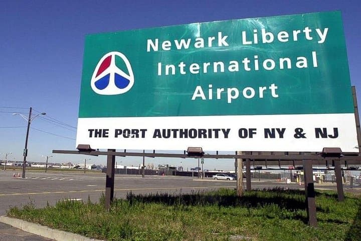 Times Square to Newark Liberty (EWR): Private Transfer from Midtown Manhattan photo 2