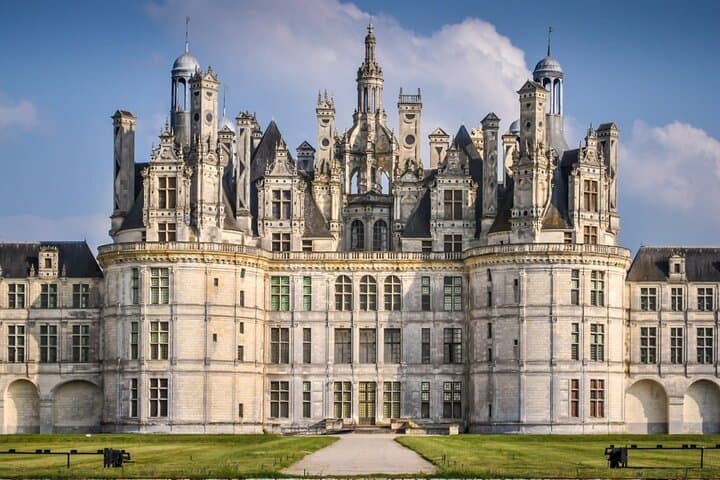 Loire Valley Private Tour from Paris: 4 Castles in One Day (Chambord, Chenonceau, Amboise, Clos Lucé) photo 5