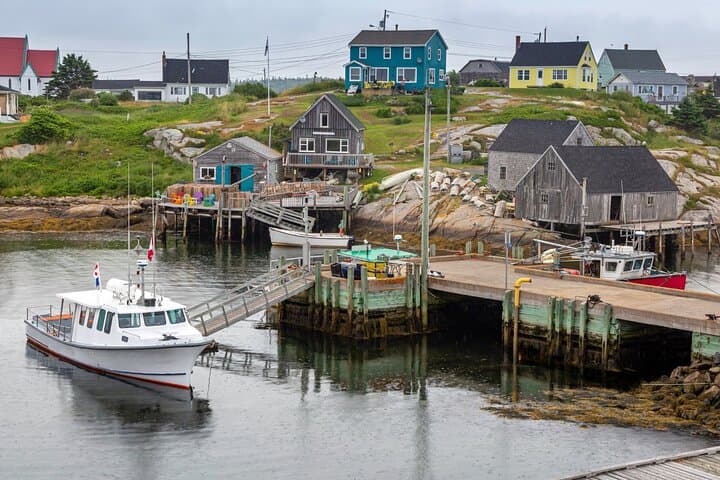 Best of Nova Scotia: Full-Day Private Luxury Tour from Halifax