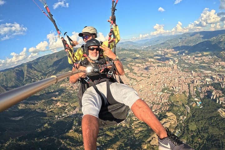 Paragliding Over Medellín from San Félix: Tandem Flight Above the Aburrá Valley photo 2