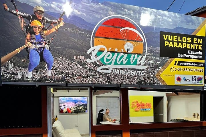 Paragliding Over Medellín from San Félix: Tandem Flight Above the Aburrá Valley photo 4