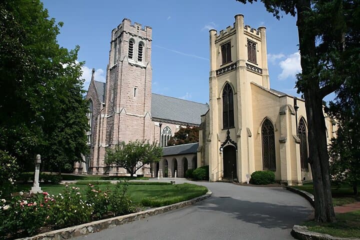 Chapel Hill Historic Churches Walking Tour: Architecture & Local Stories