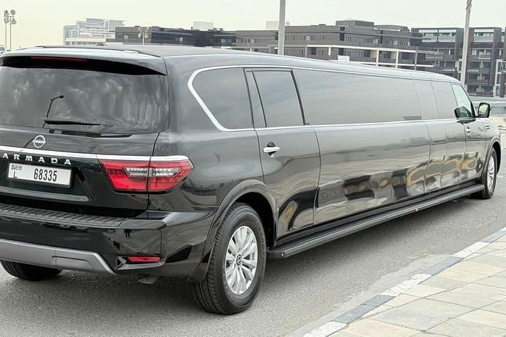 Arrive Like a VIP: Stretch Limousine Transfers from Dubai Airport photo 4