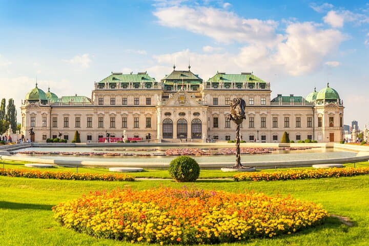 Private Transfer Prague to Vienna — Door-to-Door Hotel Transfer photo 3
