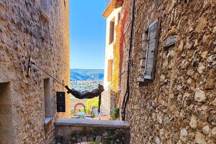 Colourful Excursion on the French Riviera: Nice, Antibes & Saint-Paul-de-Vence Day Tour photo 3