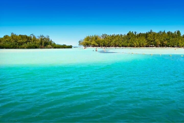 Private Speedboat to Ile aux Cerfs & Five Islands — Full-Day from Shandrani photo 2