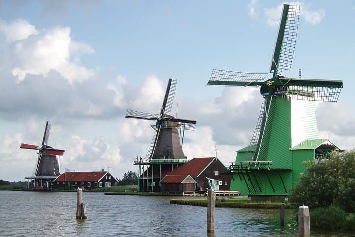Zaanse Schans, Volendam & Marken: Countryside and Windmill Day Tour from Amsterdam