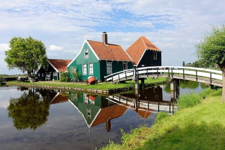 Zaanse Schans, Volendam & Marken: Countryside and Windmill Day Tour from Amsterdam photo 2