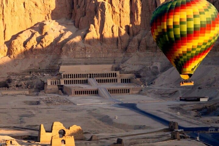 Luxor Sunrise Hot Air Balloon Ride Over the West Bank photo 4